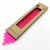 Im Set enthalten sind 6 Glastrinkhalme in Neonpink (23 cm, gerade), und eine Reinigungsbürste aus Nylon. Offene Verpackung.