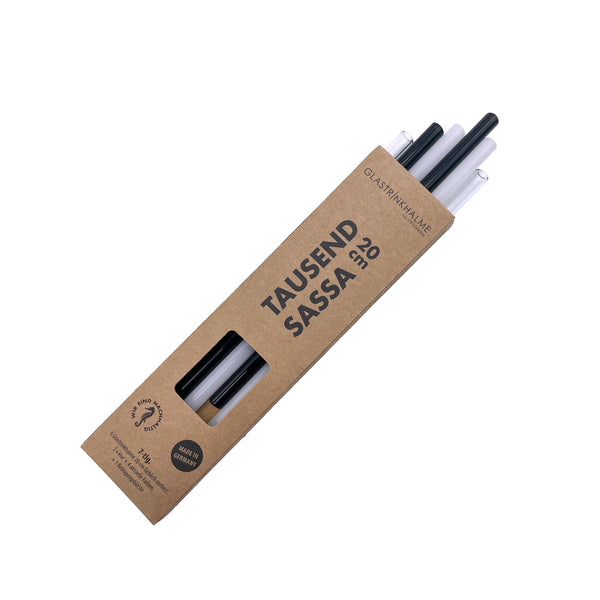 Unser 20 cm langer Standard-Glastrinkhalm passt in jedes Trinkglas - ein echter „Tausendsassa“ also! Ob Longdrink, Saftschorle, Wasser oder Softdrink: der 20 cm lange Tausendsassa freut sich über jede Erfrischung! Im Set enthalten sind 6 farblich sortierte Glastrinkhalme (20 cm, gerade; 2x weiss, 2x schwarz, 2x klar) und eine Reinigungsbürste aus Nylon oder Baumwolle. Produktmaße Länge: 20 cm Durchmesser: 8 mm