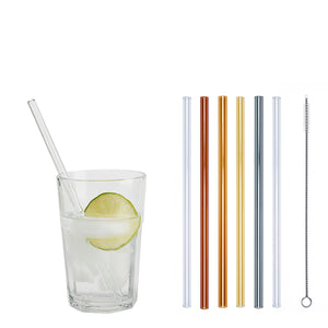 Unser 20 cm langer Standard-Glastrinkhalm passt in jedes Trinkglas - ein echter „Tausendsassa“ also! Ob Longdrink, Saftschorle, Wasser oder Softdrink: der 20 cm lange Tausendsassa freut sich über jede Erfrischung!  Im Set enthalten sind 6 farblich sortierte Glastrinkhalme (20 cm, gerade; 1x amber, 1x light amber, 1x gelb, 1x grau, 2x klar) und eine Reinigungsbürste aus Nylon oder Baumwolle.  Produktmaße Länge: 20 cm  Durchmesser: 8 mm